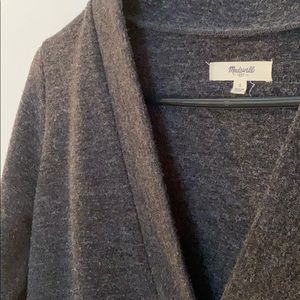 Madewell charcoal v-neck sweatshirt grey s